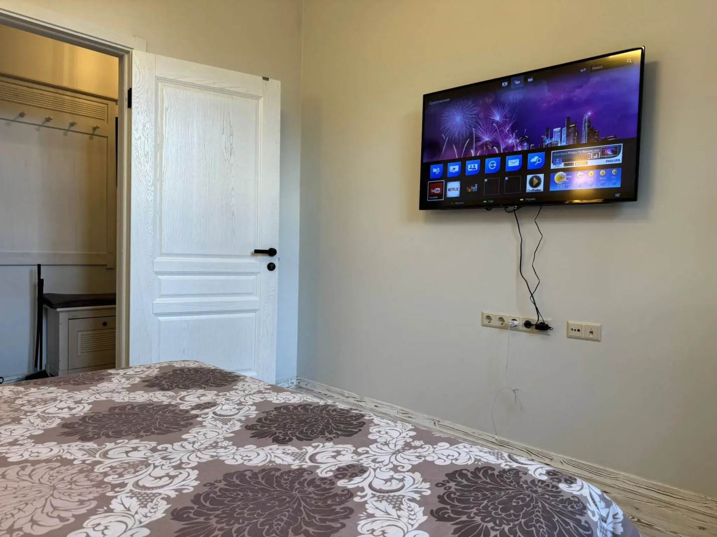 Двухкомнатные апартаменты на Большой Троицкой 28