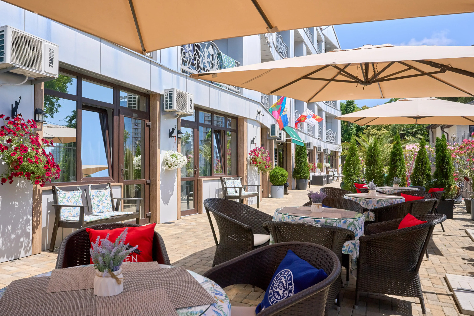 Отель Амбассадор