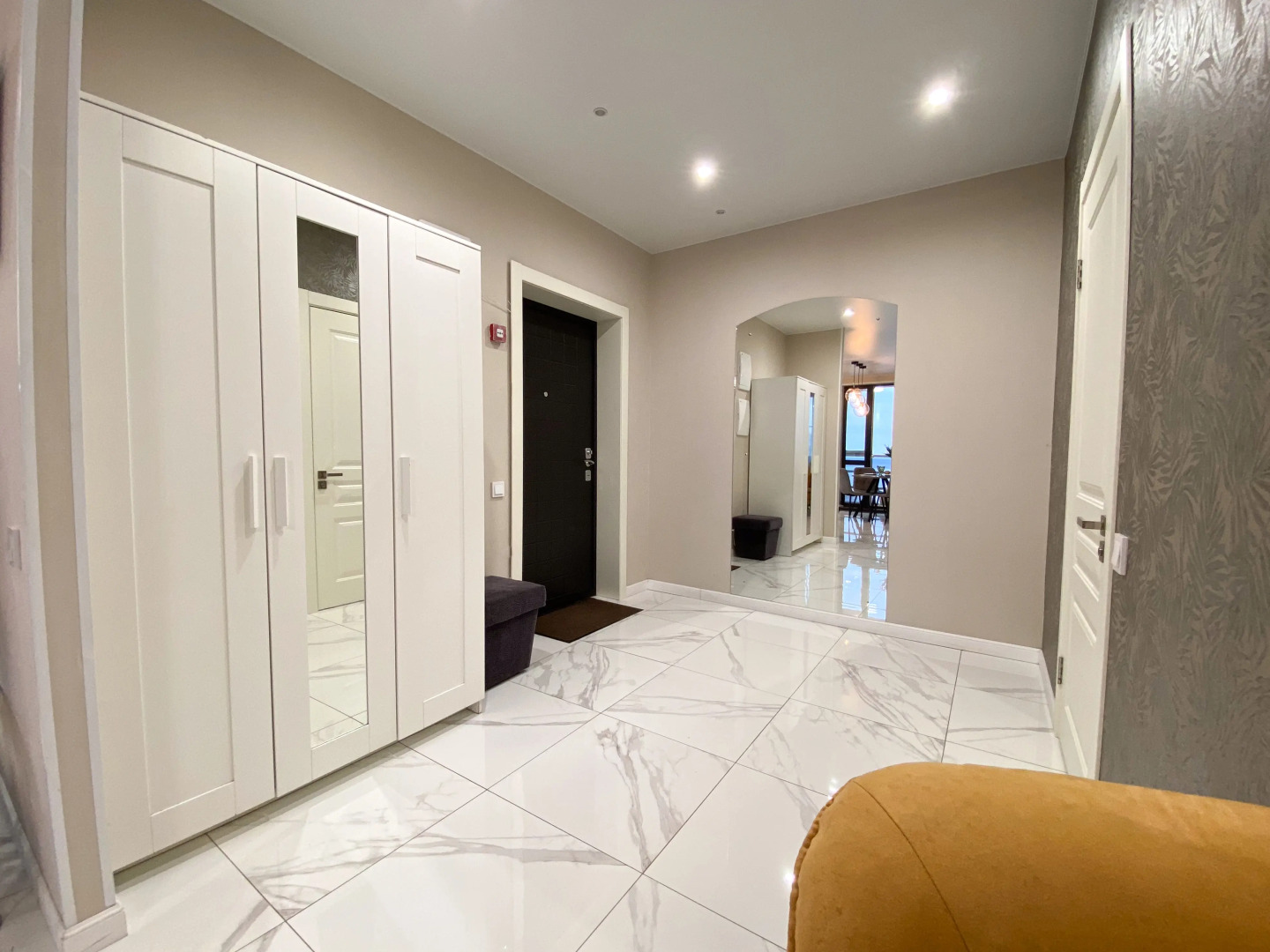 Апартаменты в центре с видом на Волгу