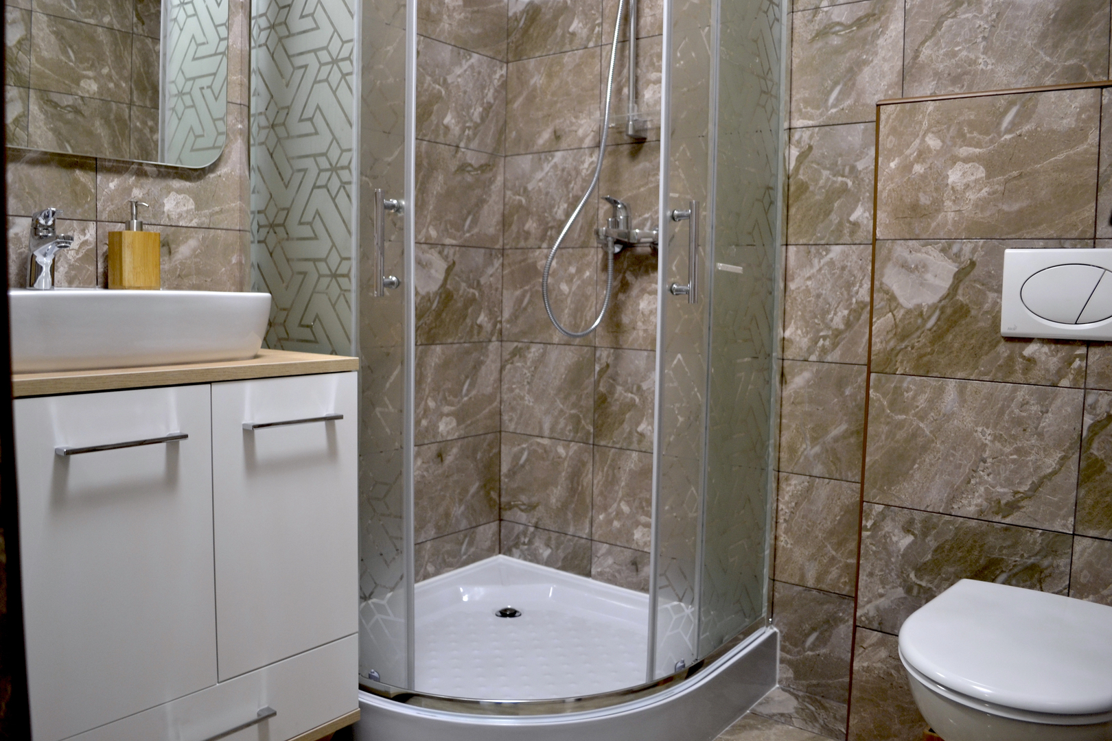 Апартаменты Лесопильная 68