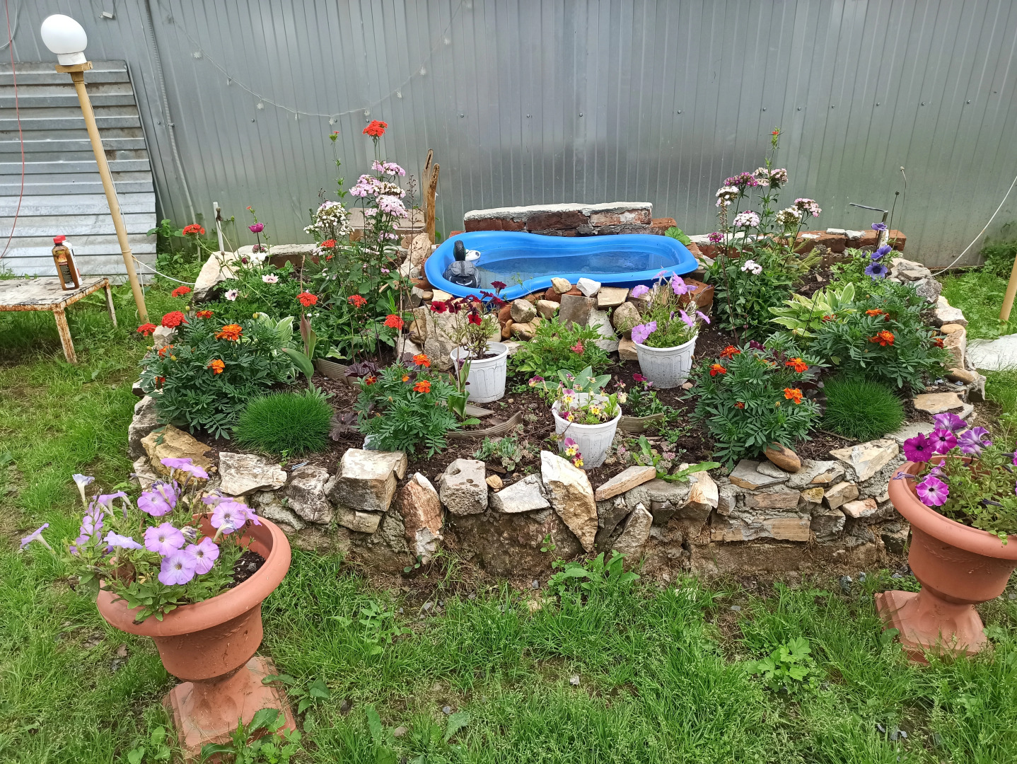 Частный дом У Пруда с Банькой и Беседкой