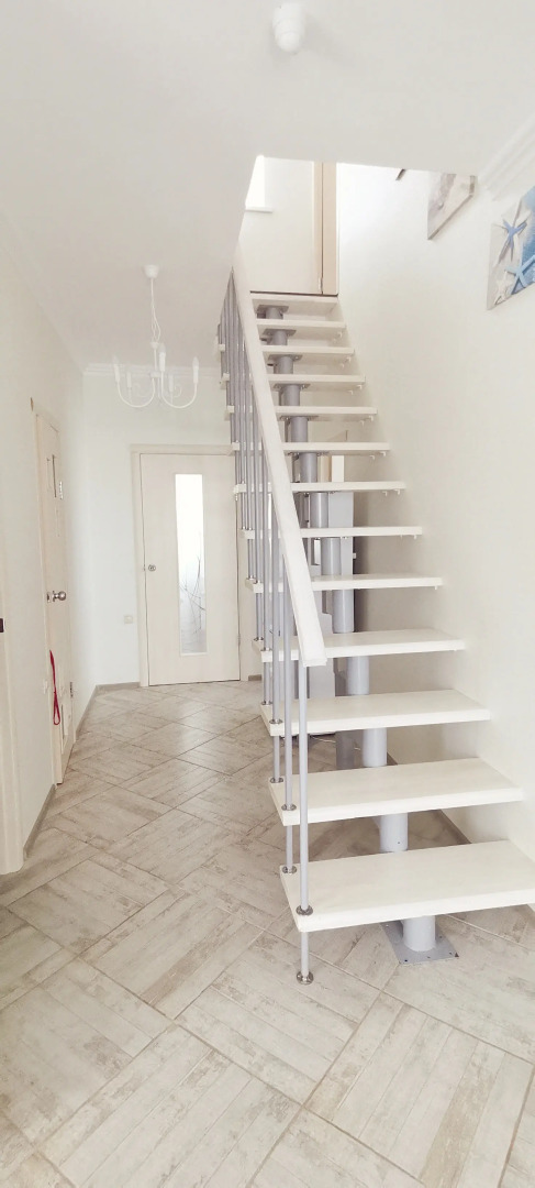 Частный дом на берегу моря с бассейном