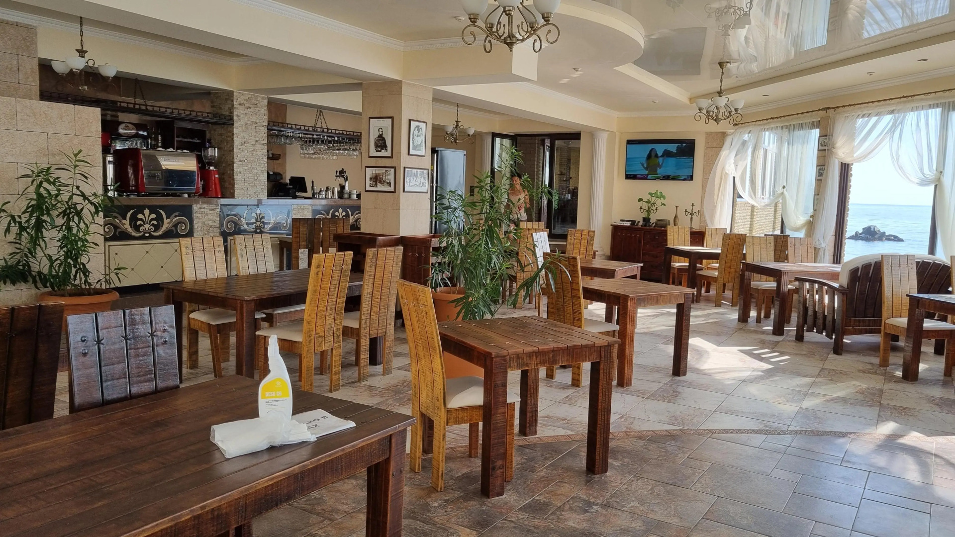 Курортный отель Корона