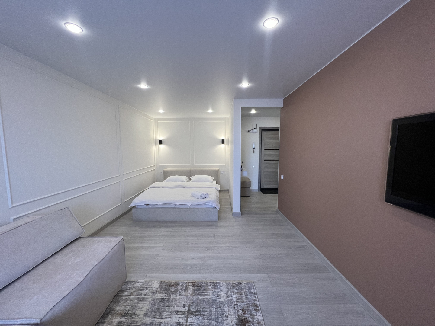 Апартаменты Дизайнерские "Batman-House"