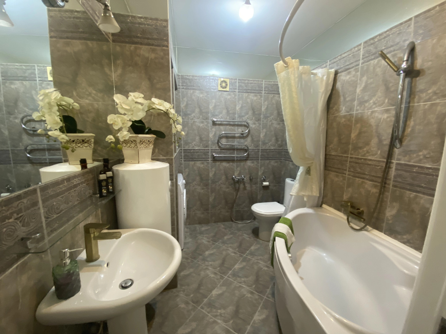 Апартаменты на проспекте Независимости 83