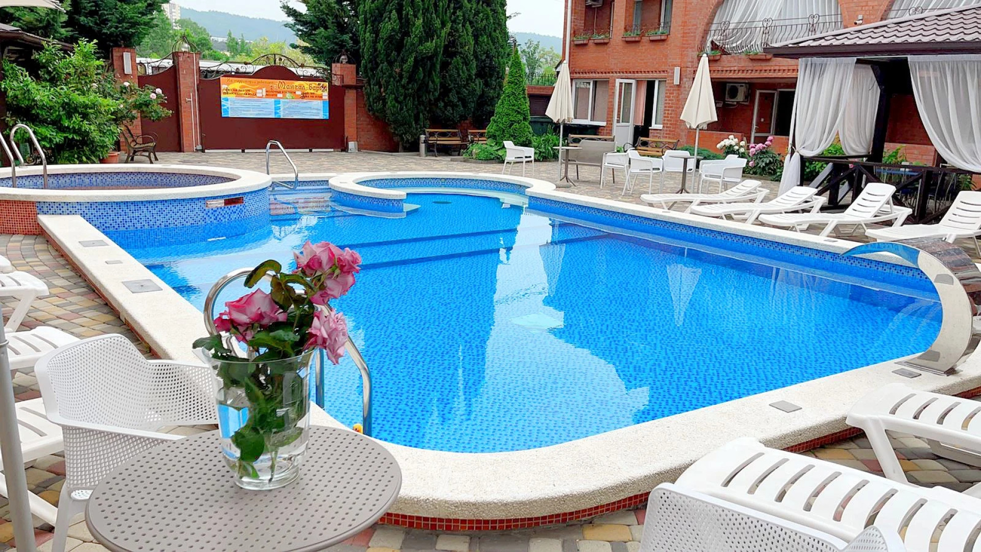 Отель Багира