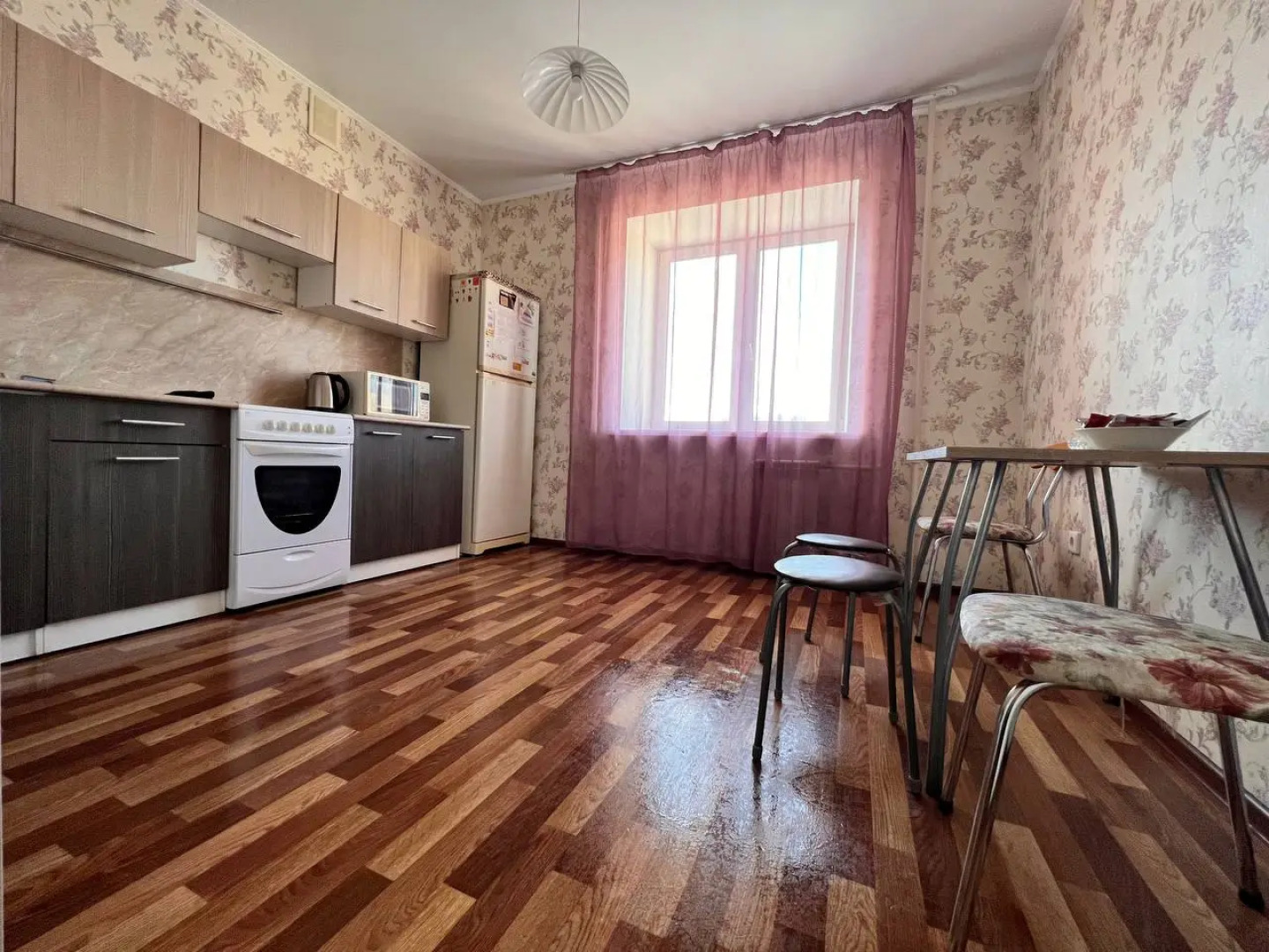 Апартаменты 2кв Восточный Суходольская 14