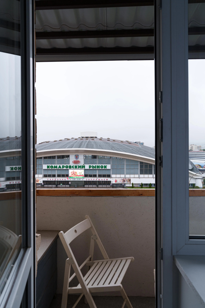 Апартаменты с видом на Комаровский рынок в центре города