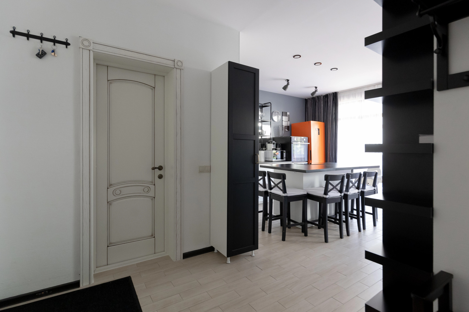 Частный Дом напротив казино с личной парковкой