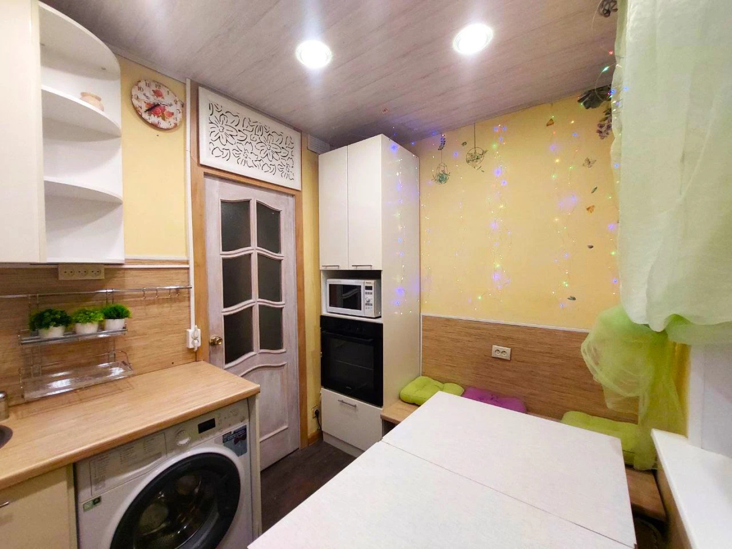 Квартира Трехкомнатная Недалеко от Метро Пражская