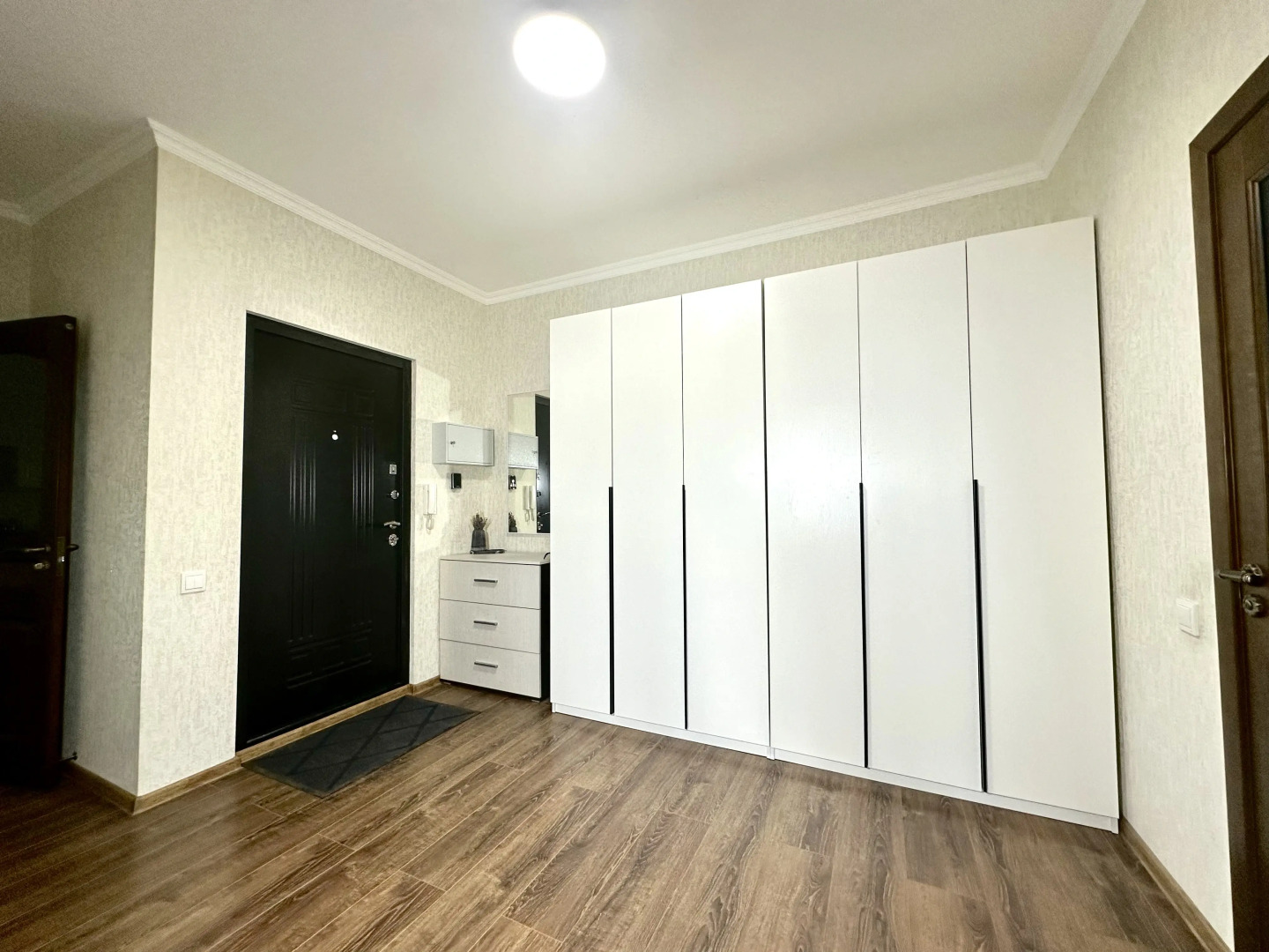 Квартира Самоцветы 3-комнатная