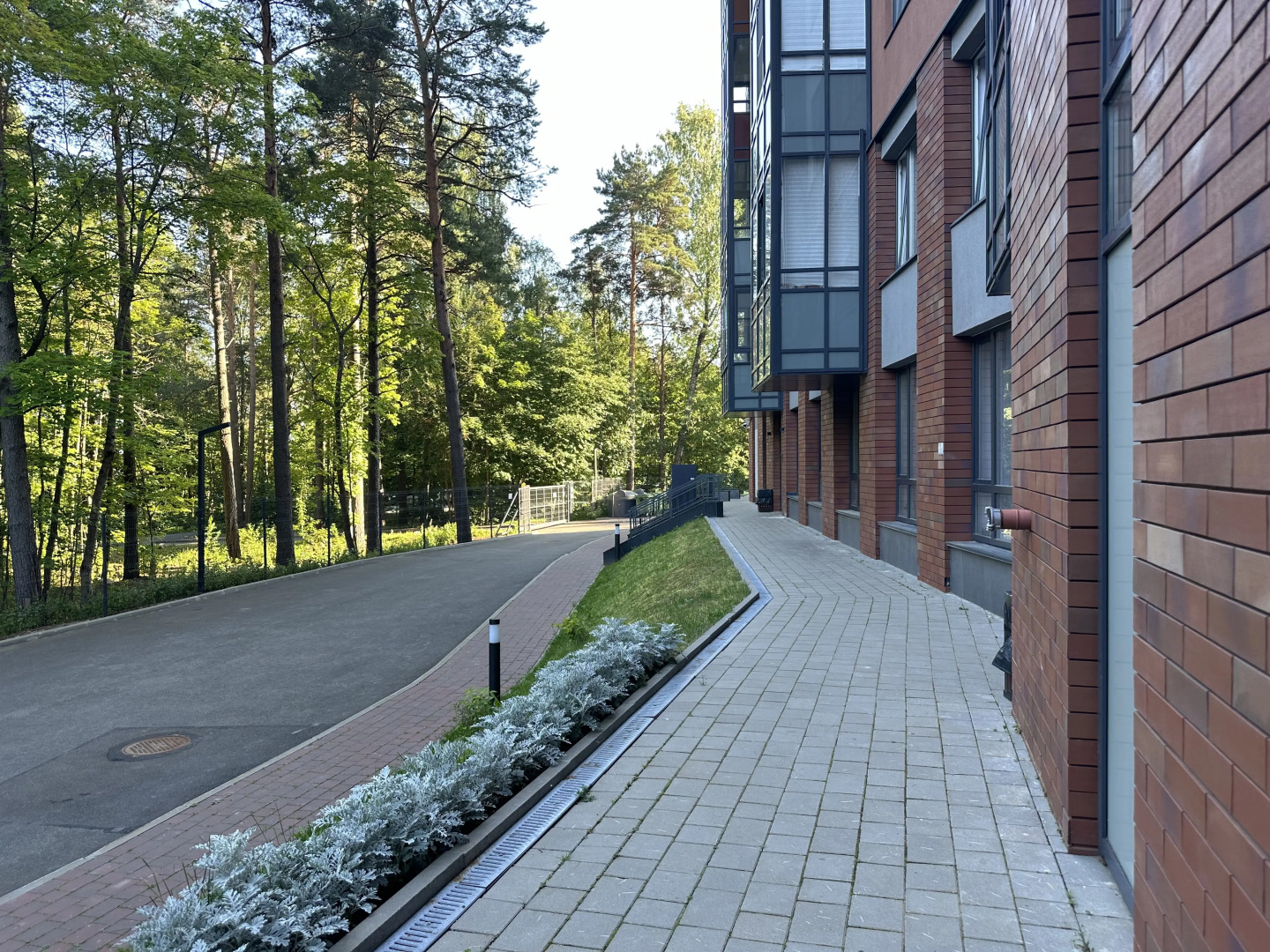 Квартира Ютно Колосья с качелью на балконе и видом на сосны в Зеленогорске