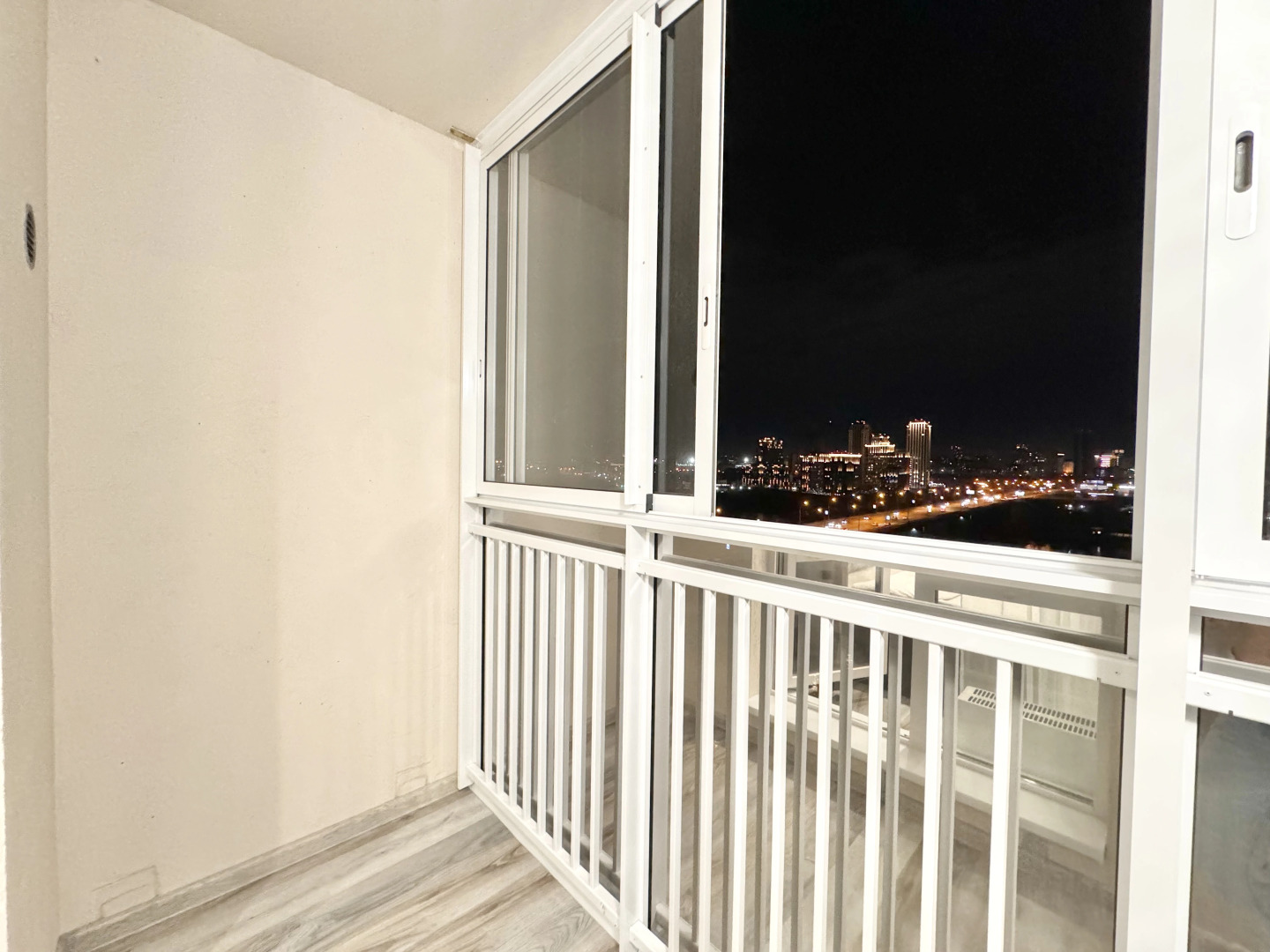 Квартира Hugge Place [Объект 131]