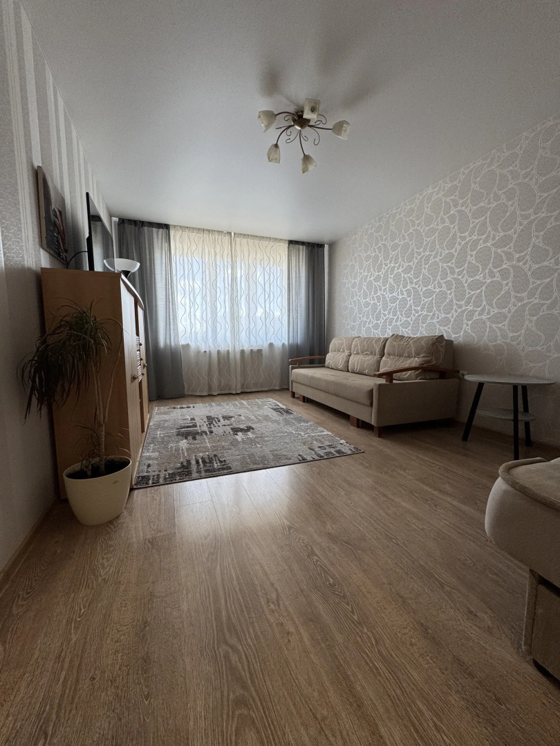 Квартира в хорошем районе с выездом на Приморское кольцо