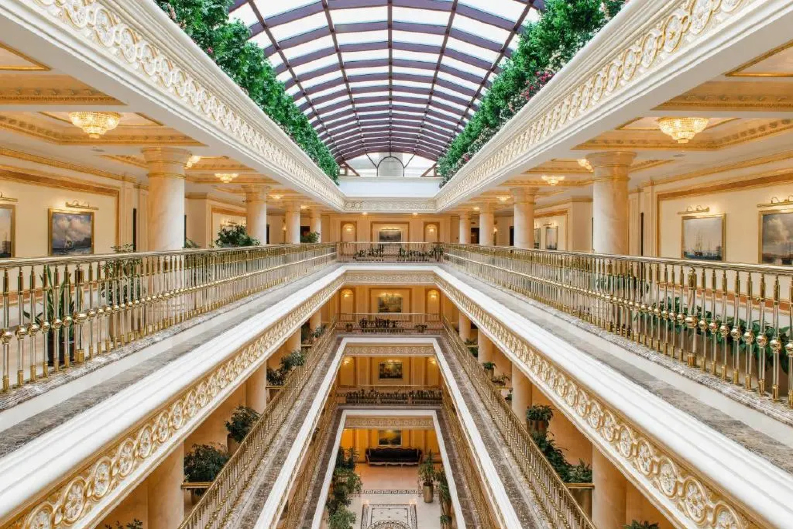 Royal Tulip Алматы