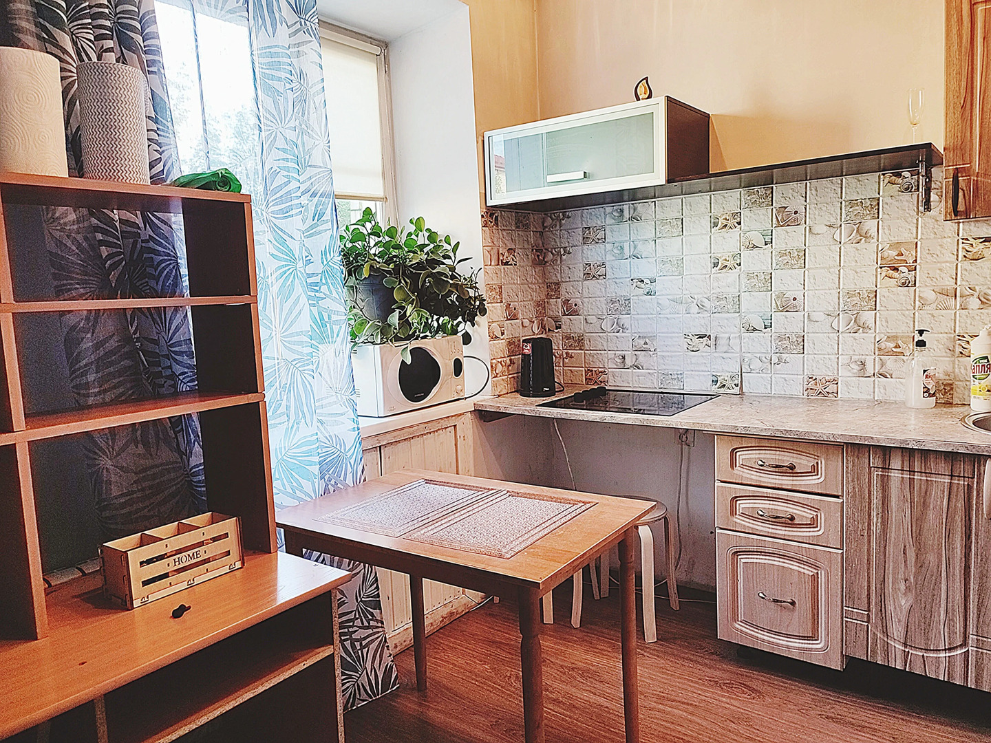 Квартира Трехкомнатная на Коммунистическом 35