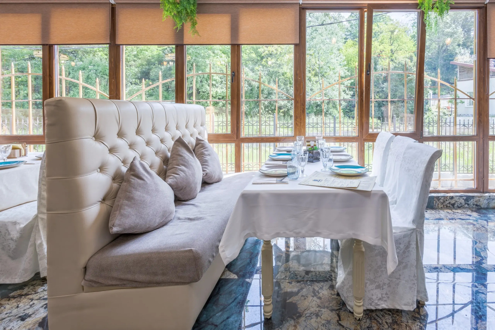 Отель Империя