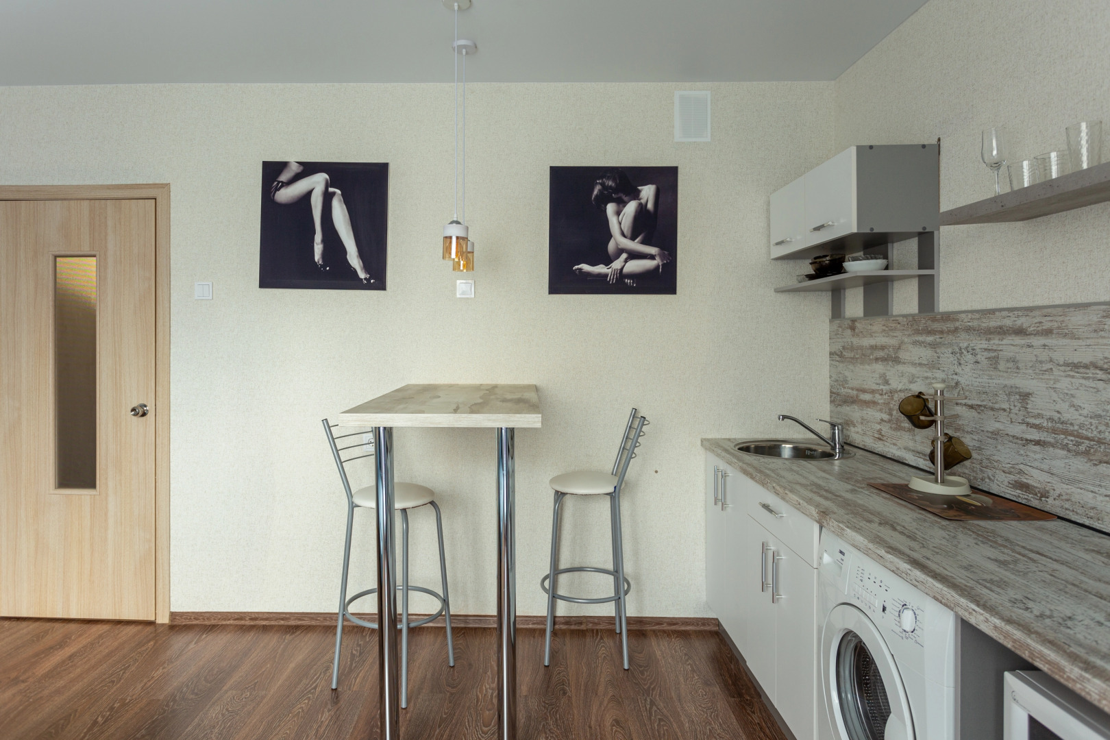 Апартаменты на Братьев Кашириных 111