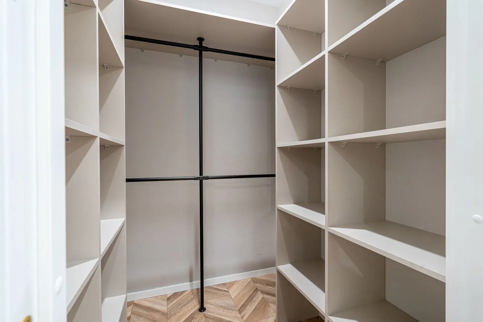 Новые дизайнерские 4-комн. апарты с панорамным видом на город