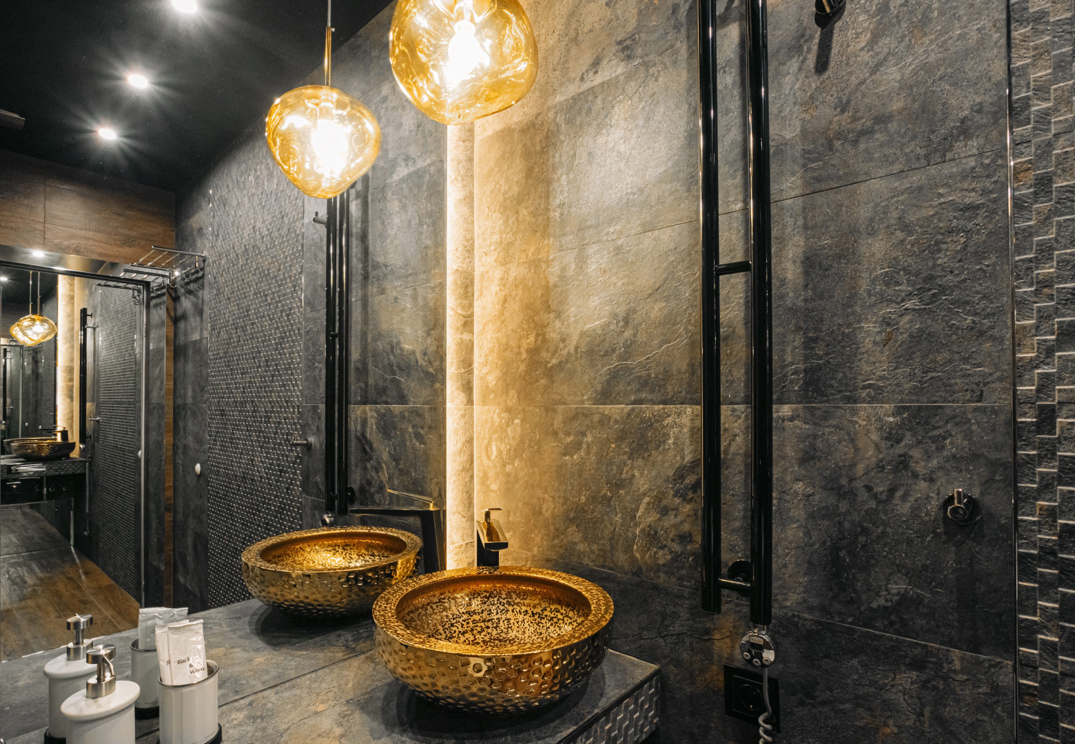 Апартаменты Lalapart Tropikana с ярким ремонтом на 30 этаже небоскреба Савеловский Сити