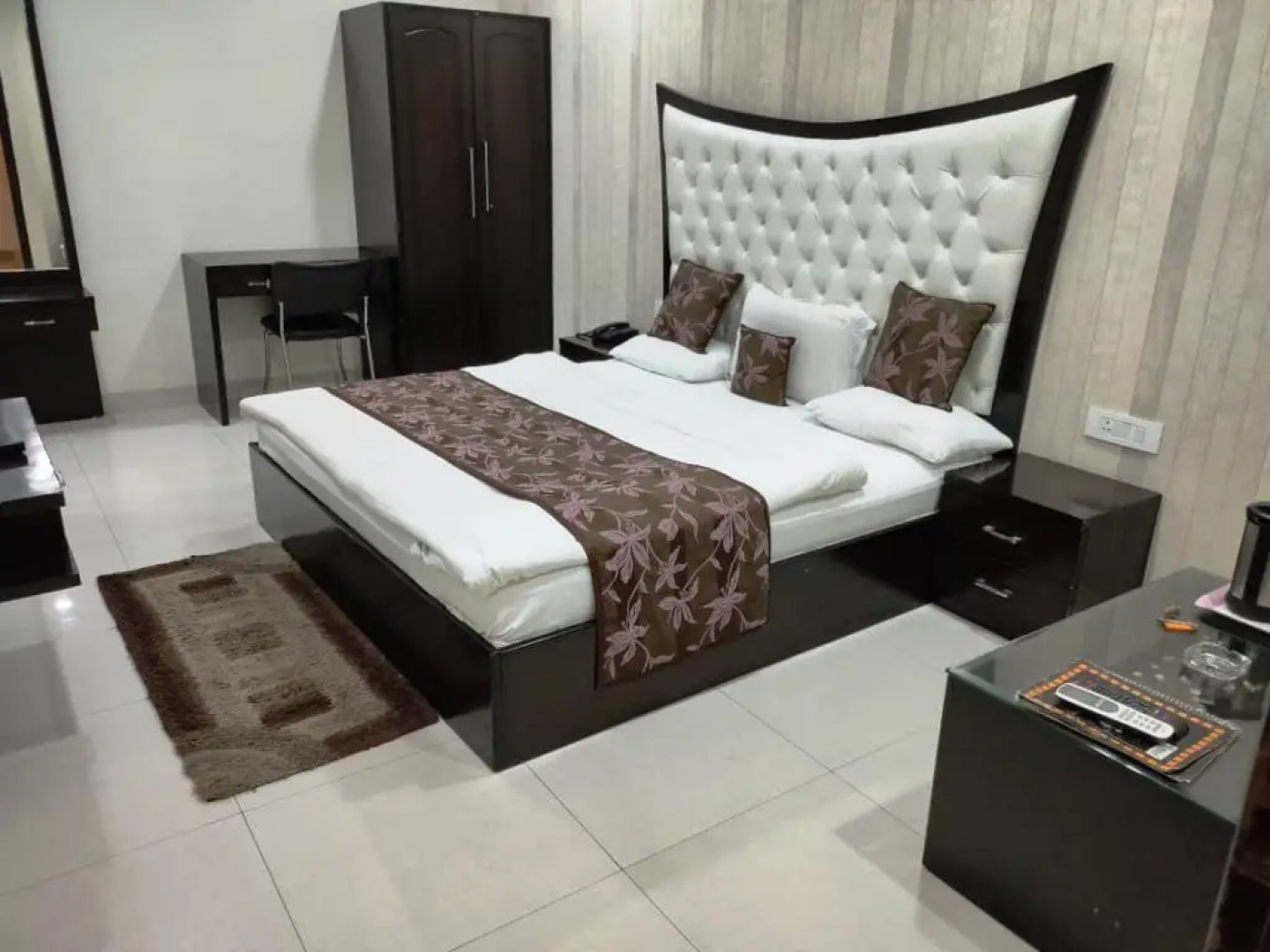 Hotel Mandakini Royal