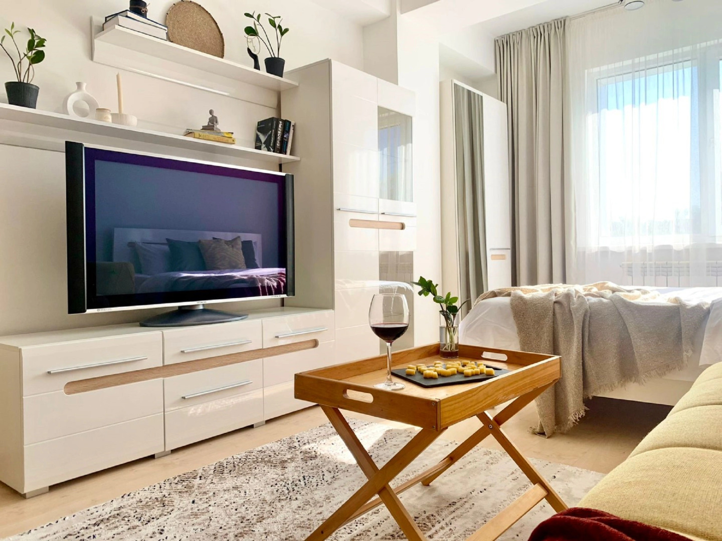 Апартаменты студия Фрида Кало в центре города Алматы