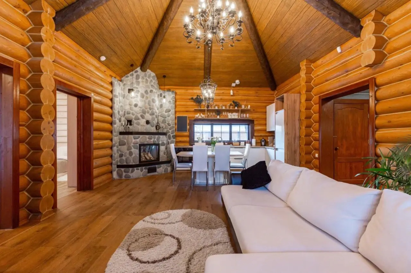 Частный Дом Избушка в Соснах с Бассейном и Хамамом