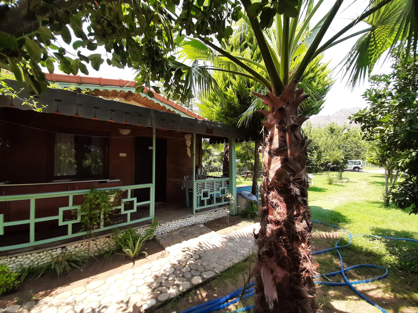 Bed&Breakfast Flora Pansiyon