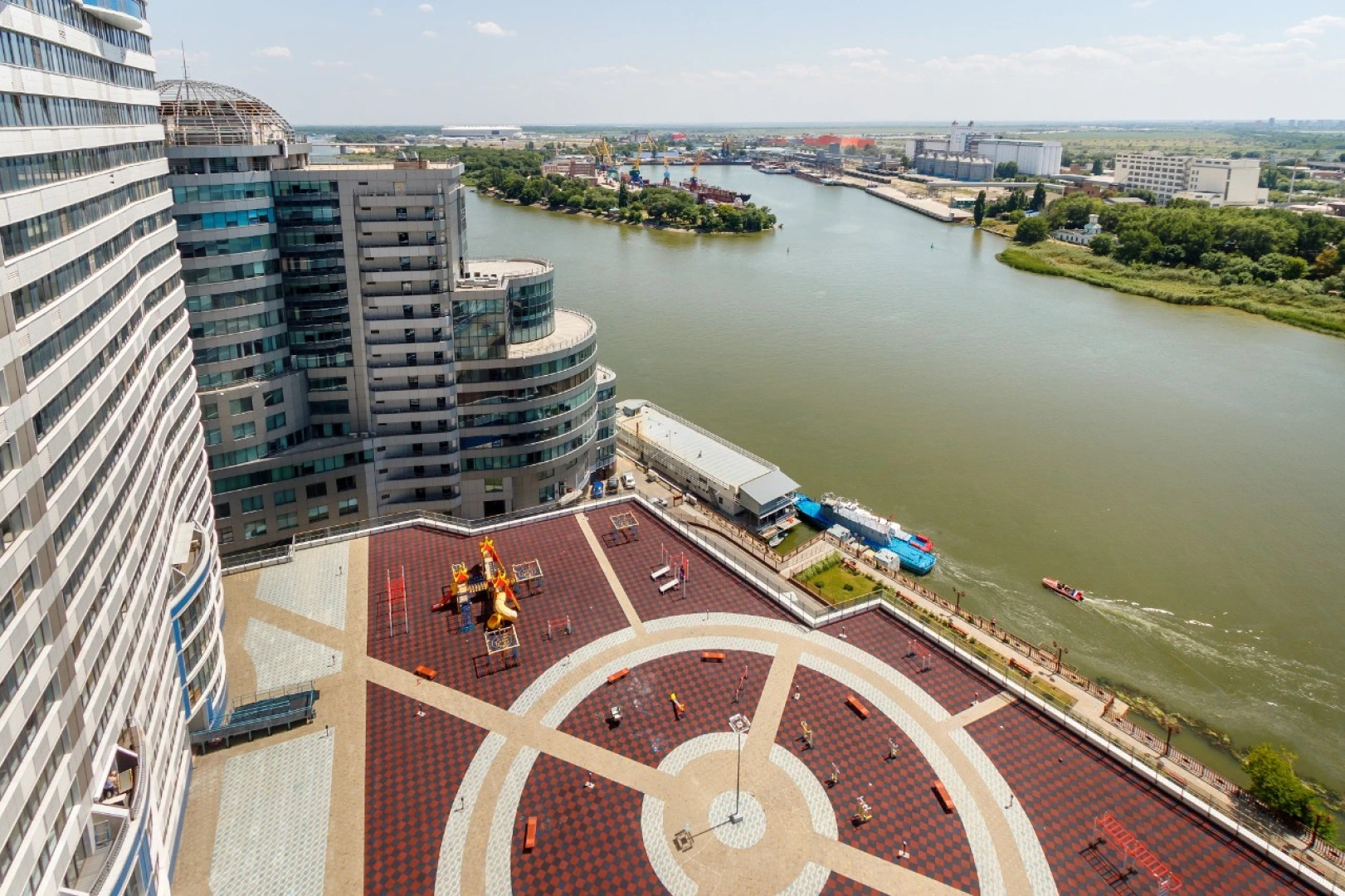 Дом у Дона Двухкомнатные апартаменты с видом на Дон (20 этаж)