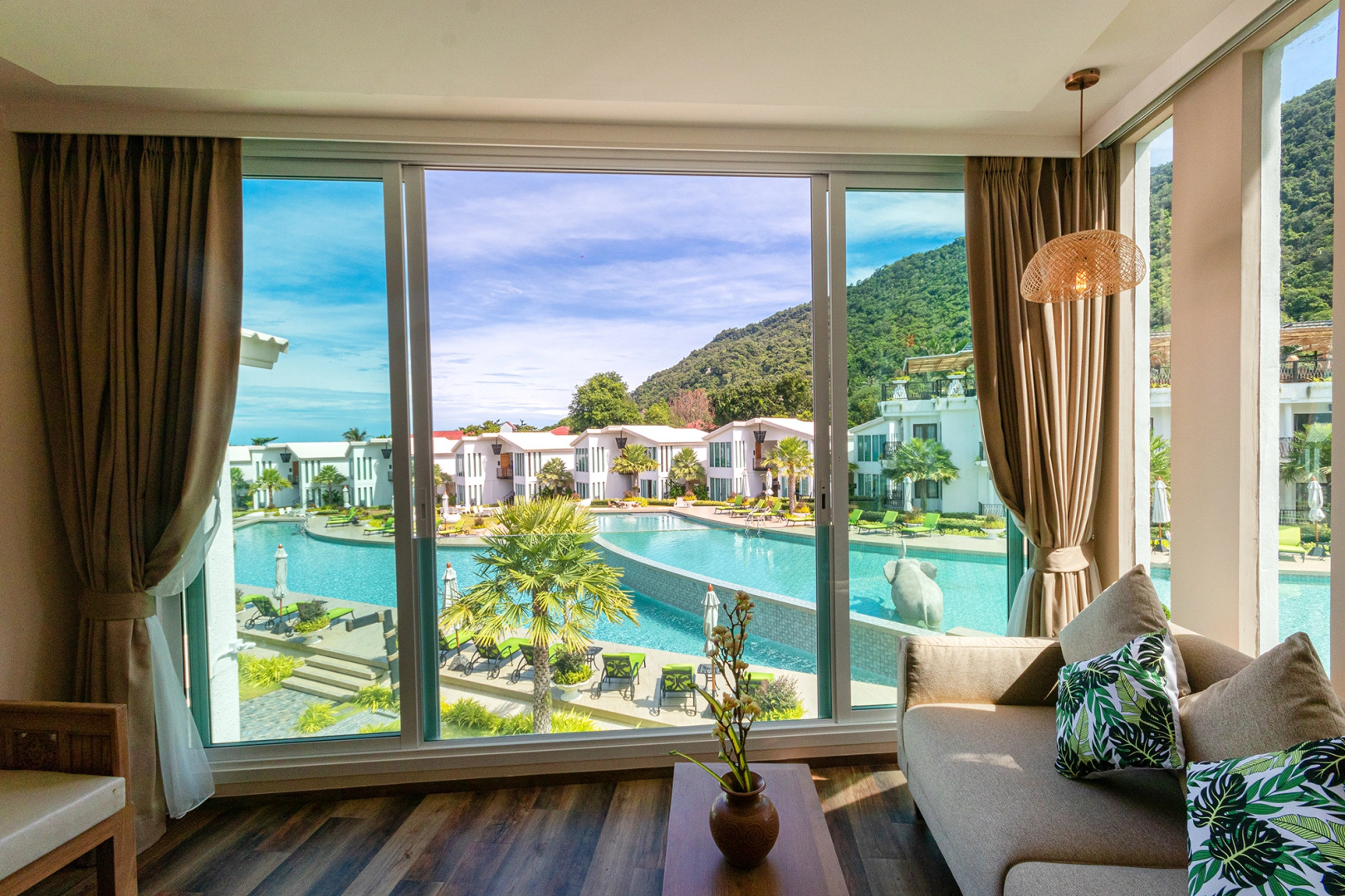 Отель Vannee Golden Sands Resort