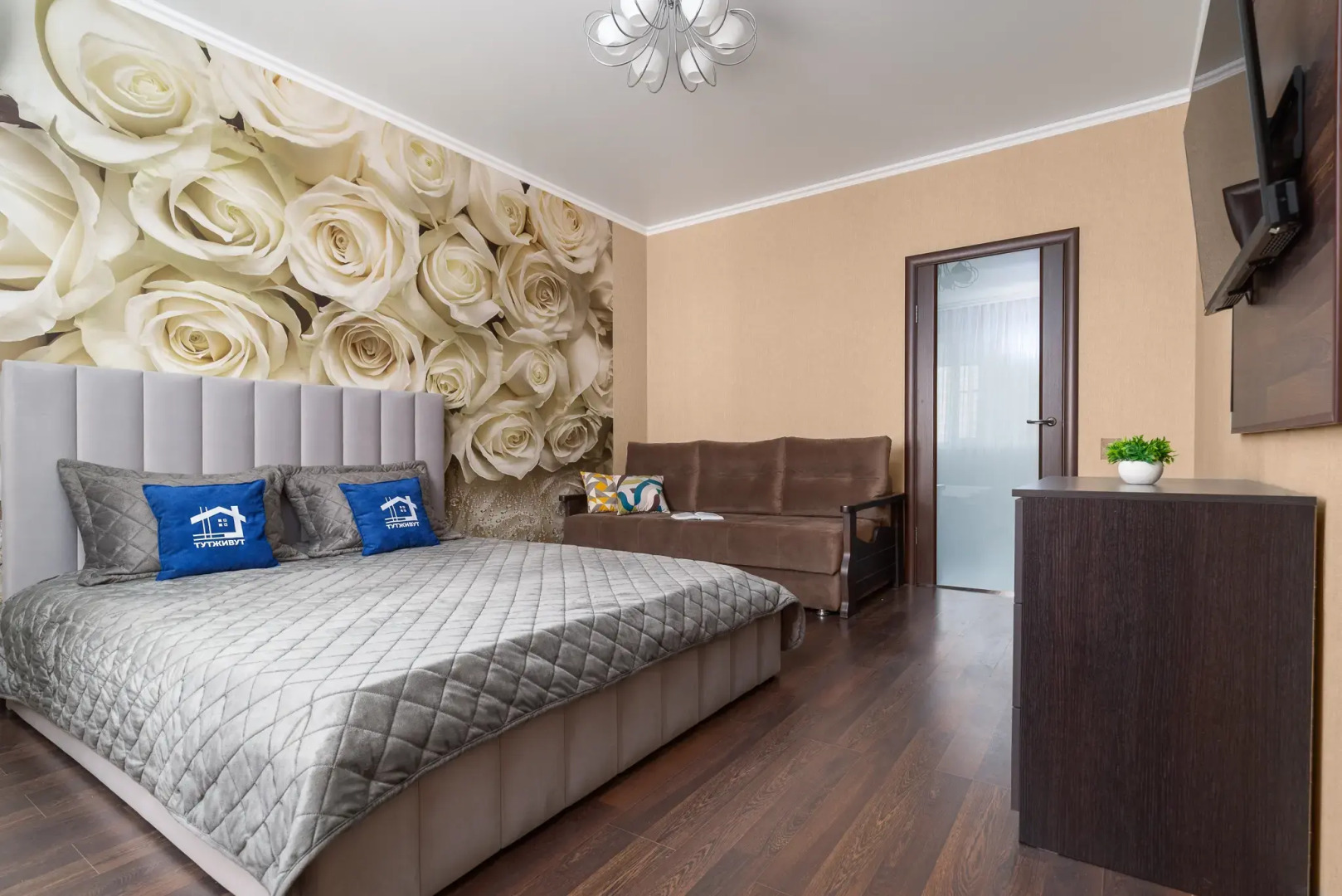 Апартаменты Двухкомнатные Тутживут Парк и Стадион с Видом