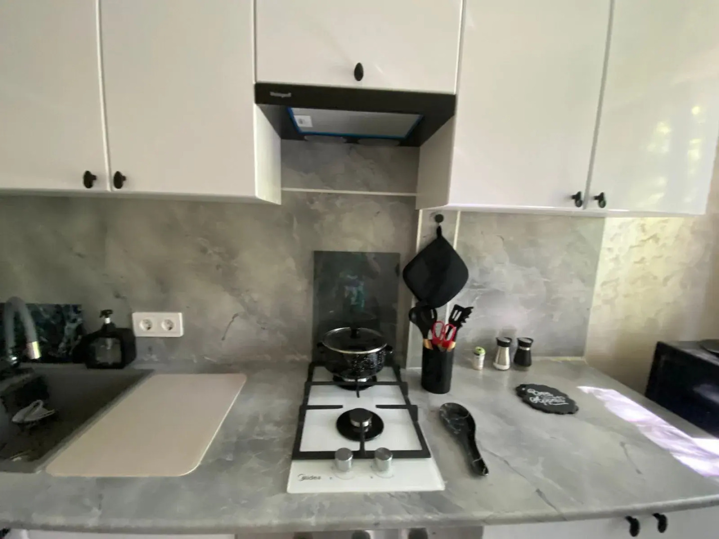 Квартира с замиакулькасами