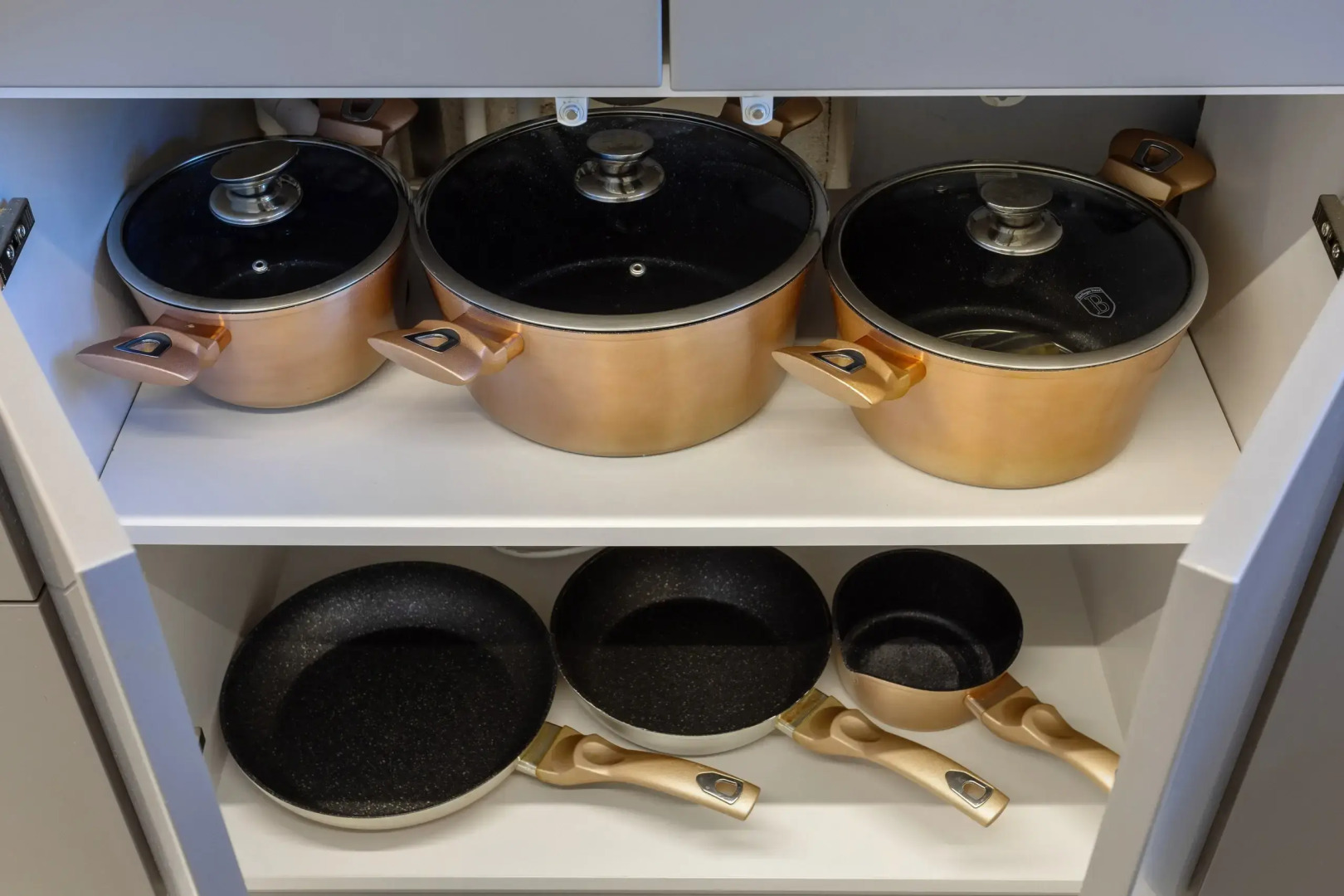 Апартаменты Indigo Apartments