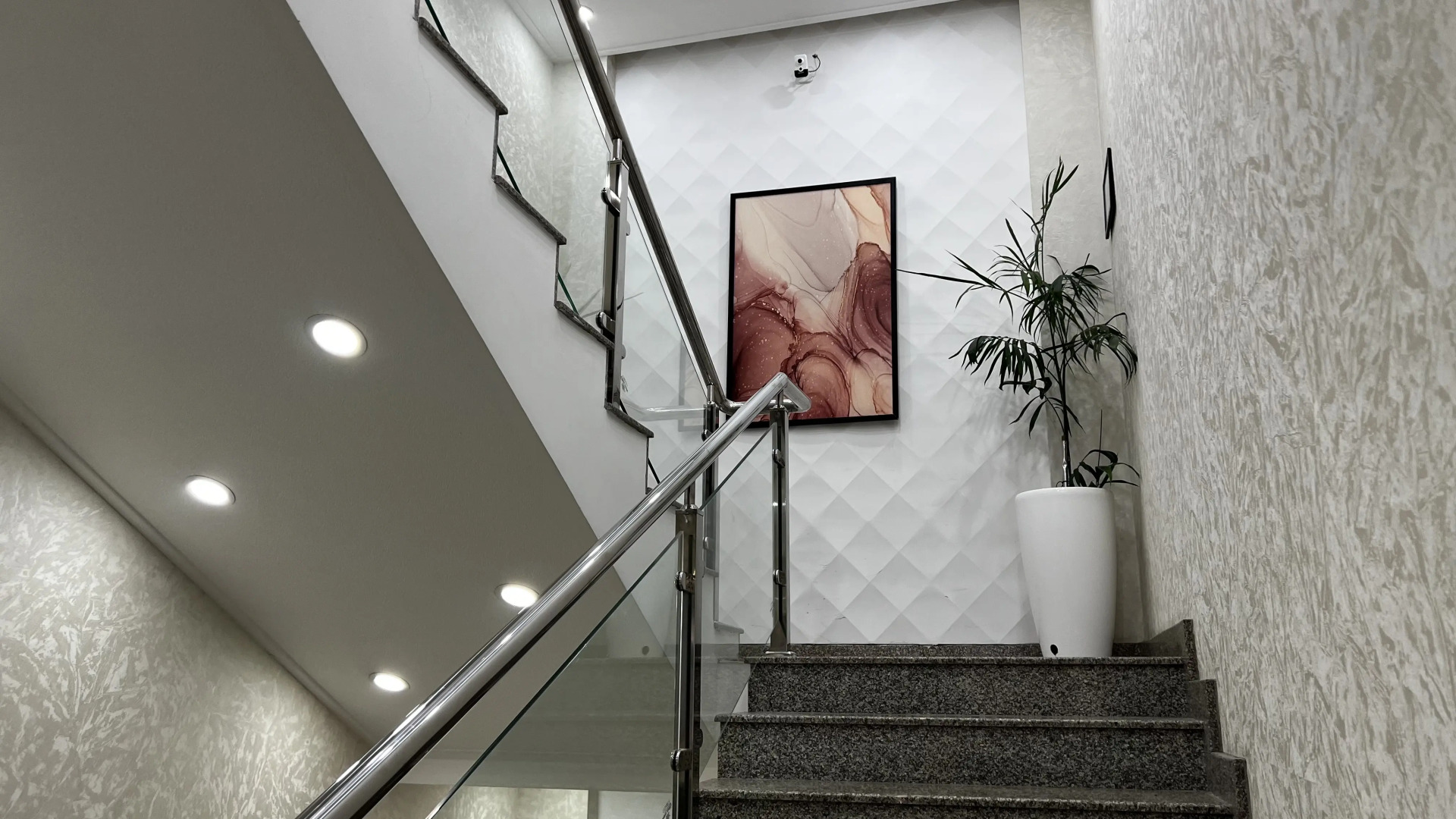 Ohu Palace Hotel & Restaurant