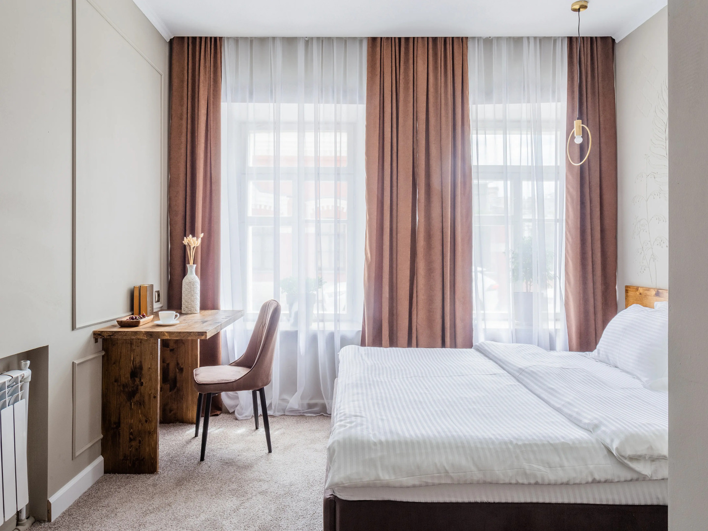 Отель Тихонов