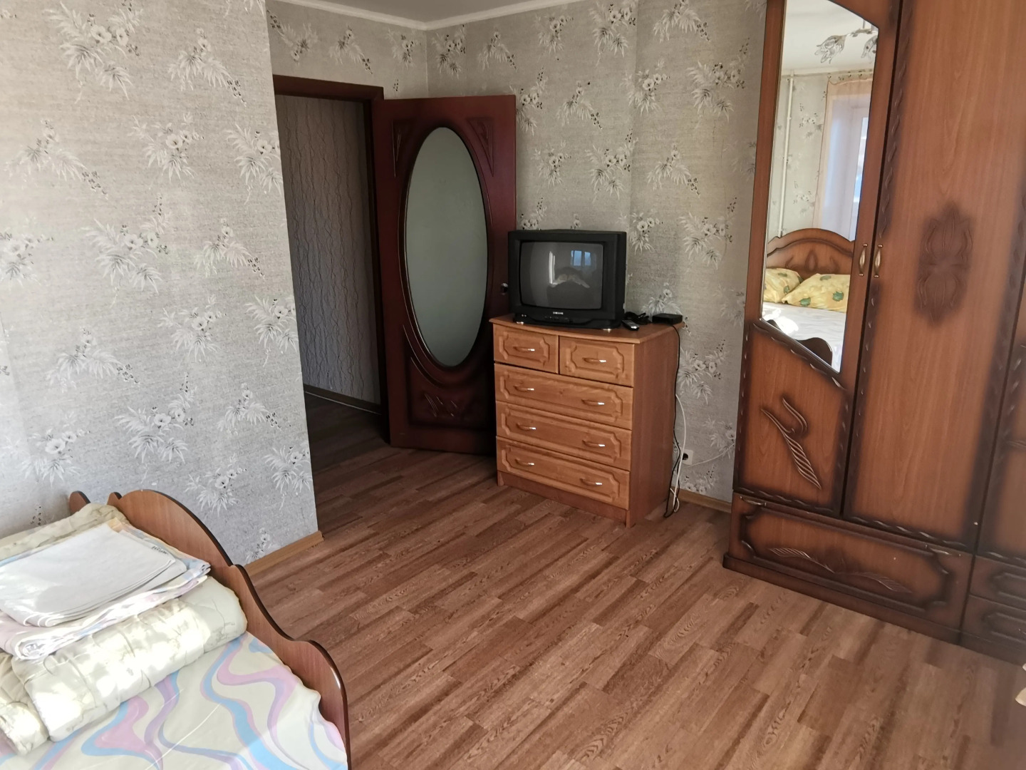 Апартаменты Трехкомнатные Sutki Vip на Ватутина 6