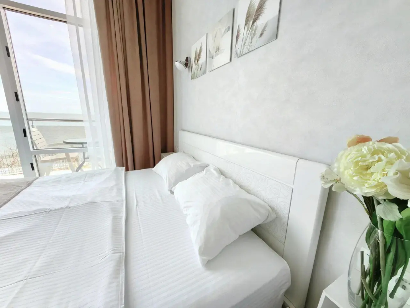 Апартаменты 35 м² на первой линии моря