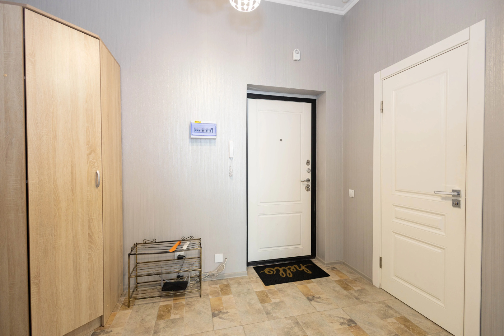 Апартаменты новые и комфортные возле красивого озера