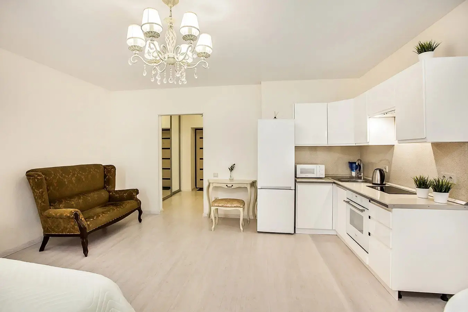 Квартира Белая