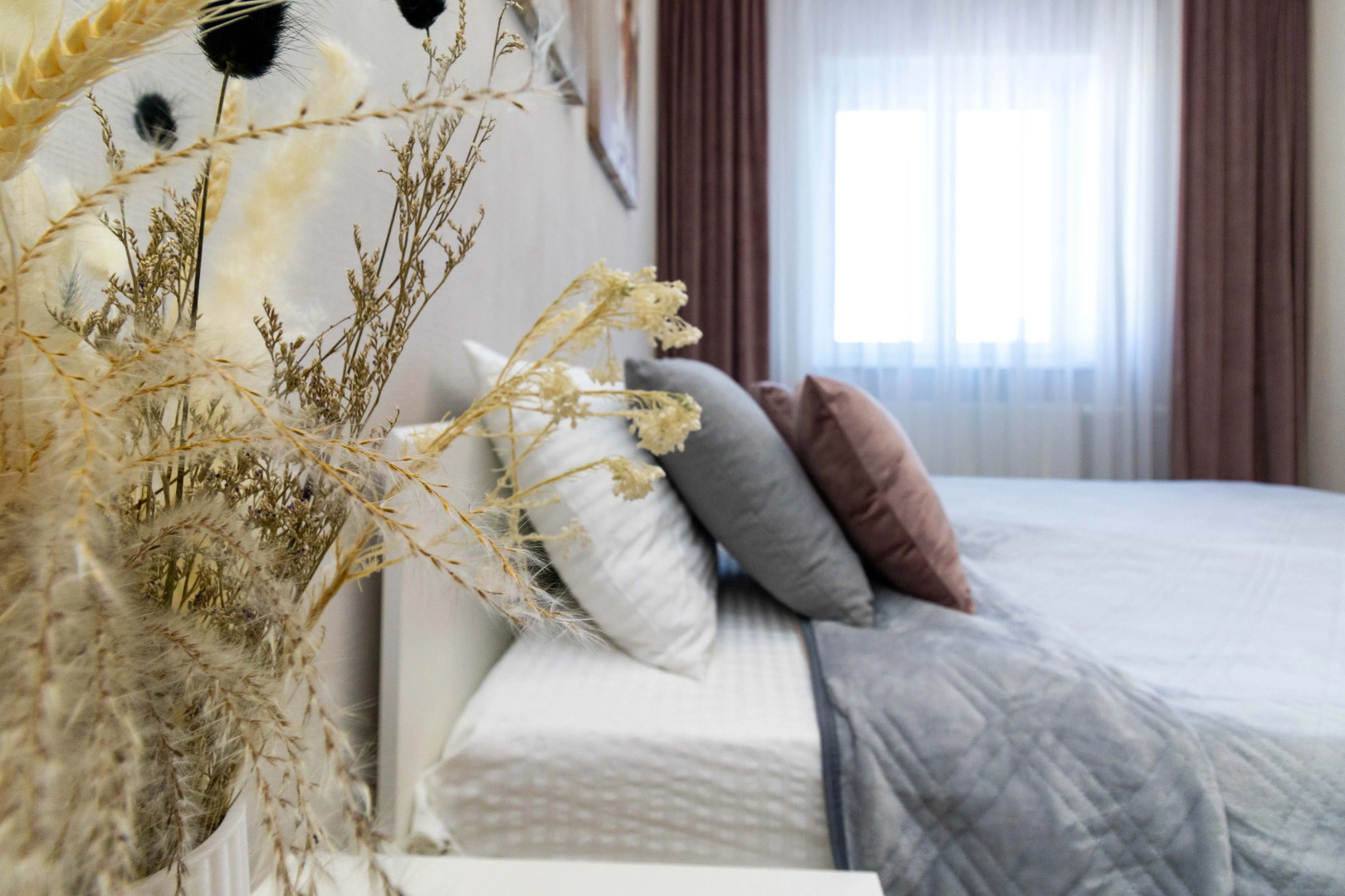 Квартира комфортные Ивана Захарова 18/2