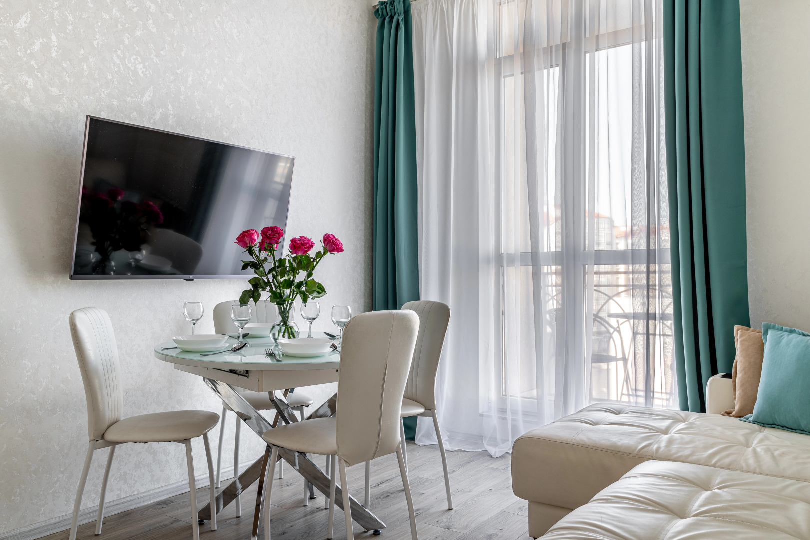 Квартира Просторная в Живописном Районе от Home Group apartments