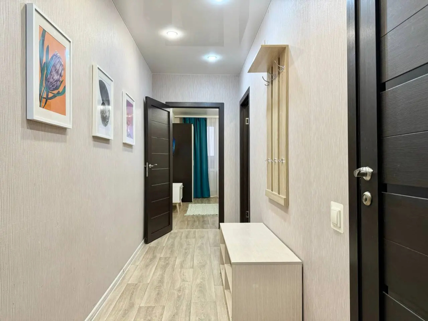 Олимпийский бульвар с видом на город