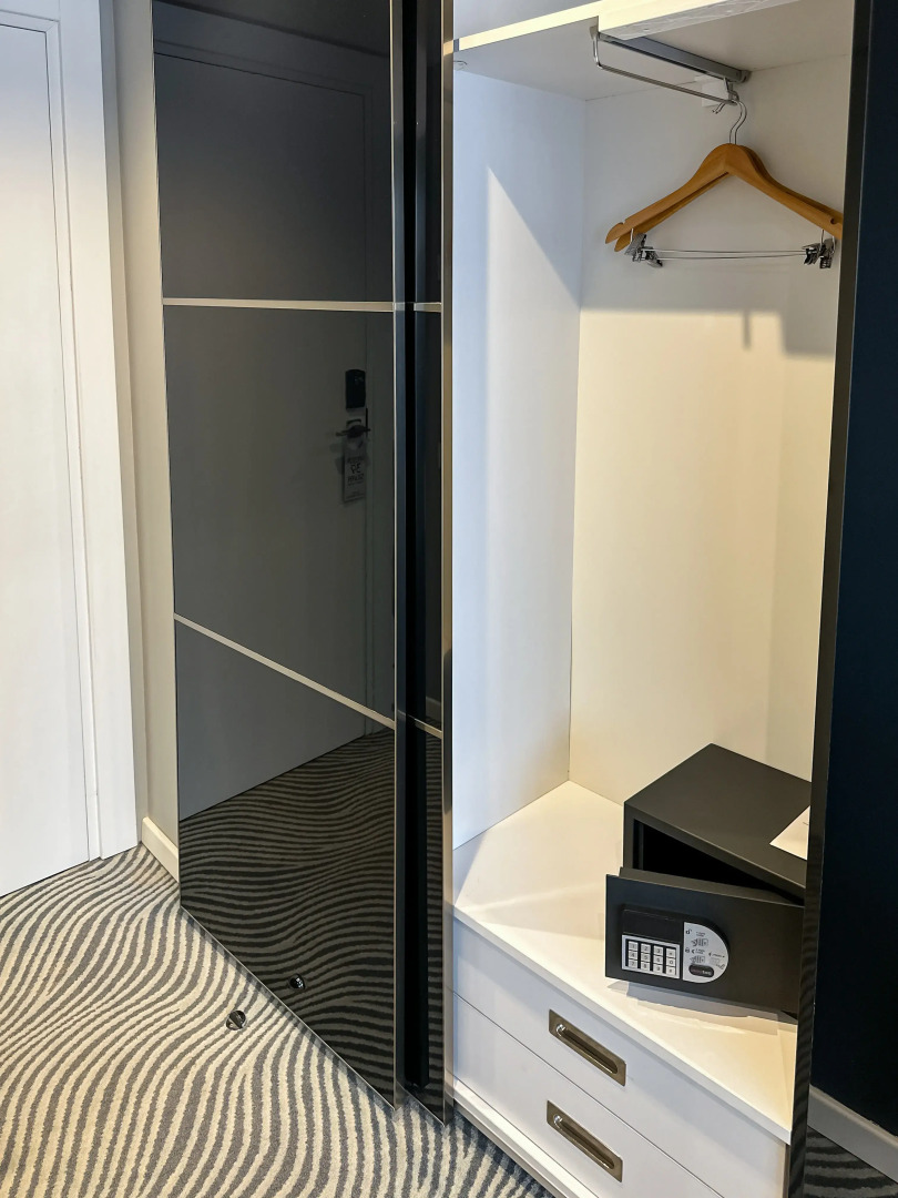 Отель Silver 39  Corner Hotel