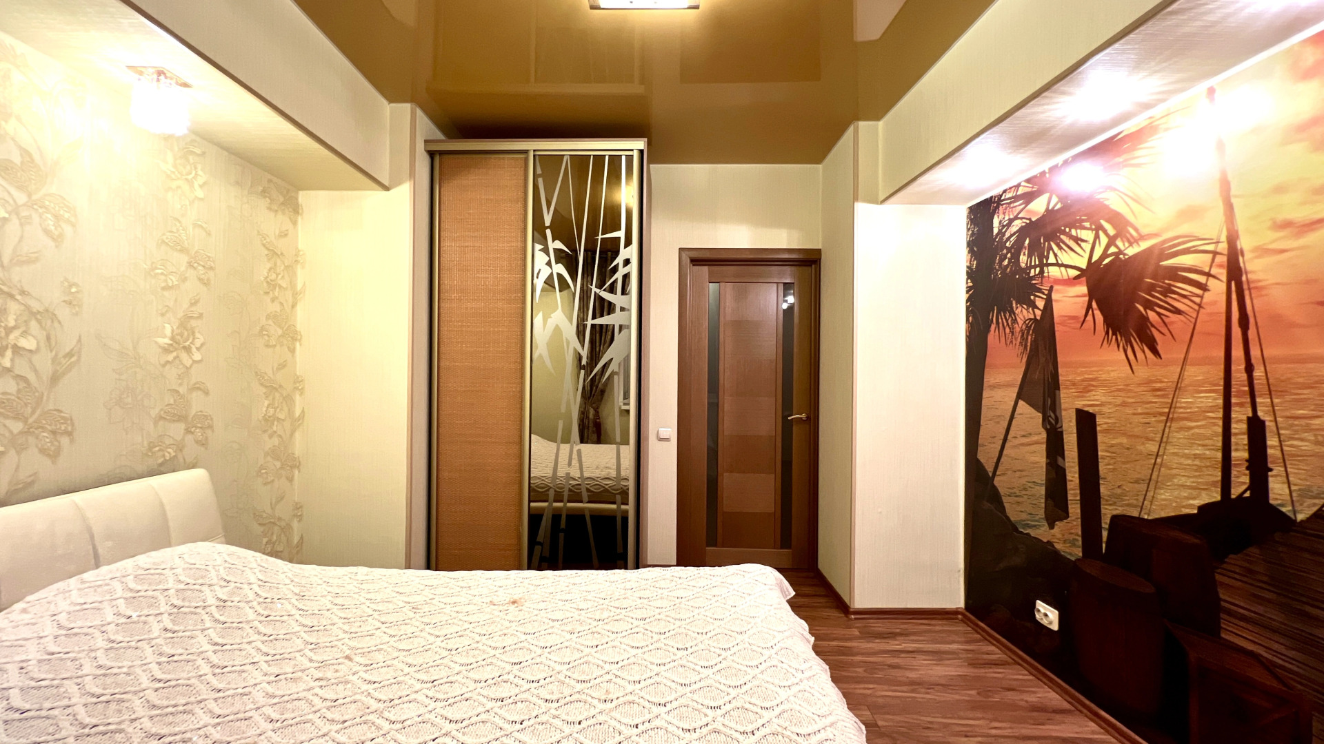 Квартира 3-комнатная Видовая Yarapartments на Набережной