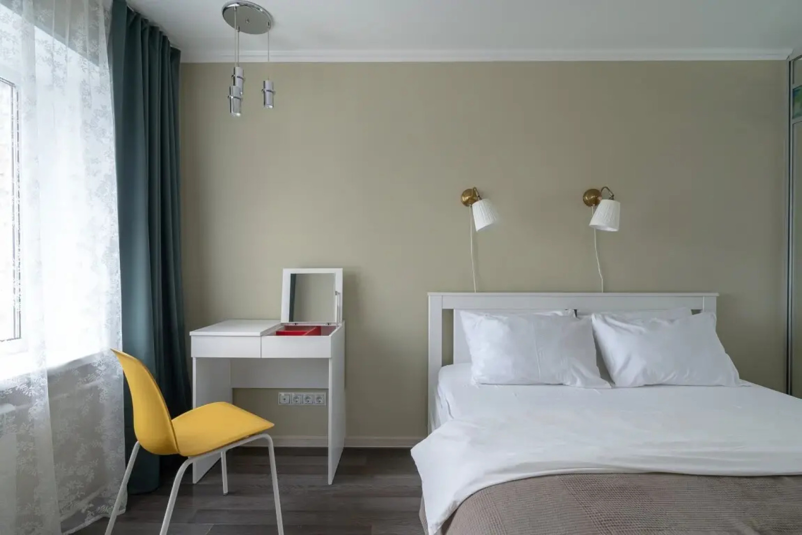 Апартаменты Двухкомнатные с двуспальной кроватью и двумя диванами