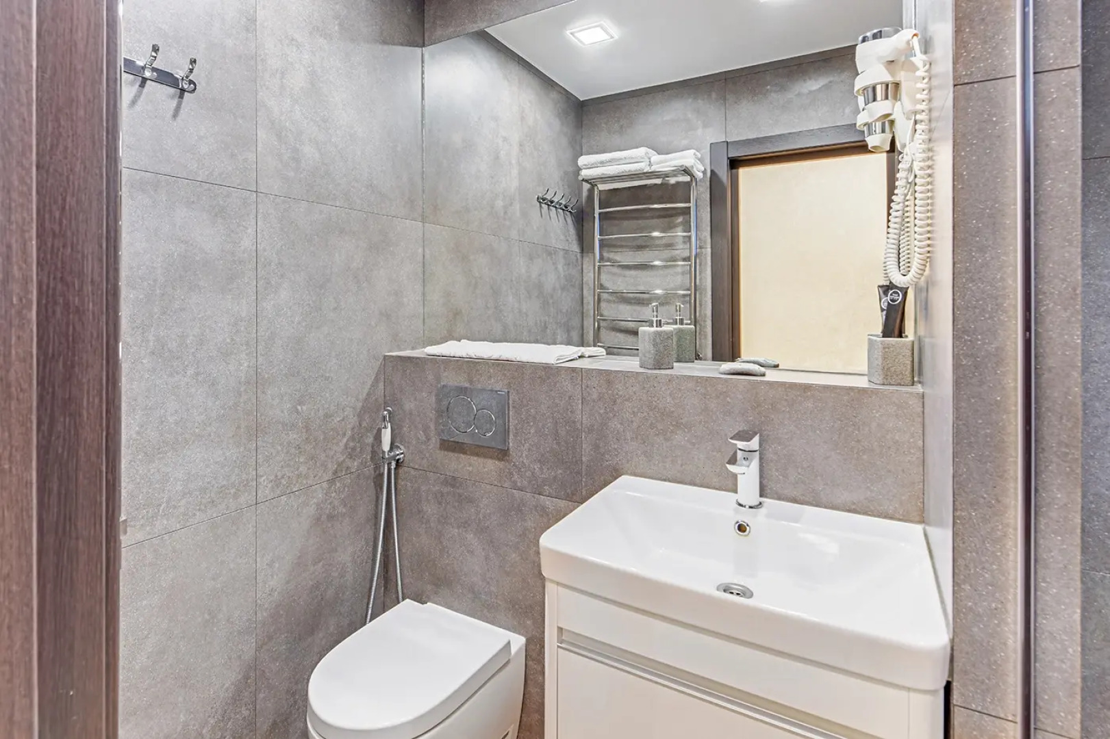 Квартира Домашний Кинотеатр с Дизайнерским Ремонтом