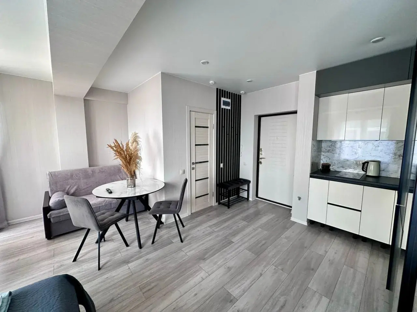 Апартаменты Lux Black&White