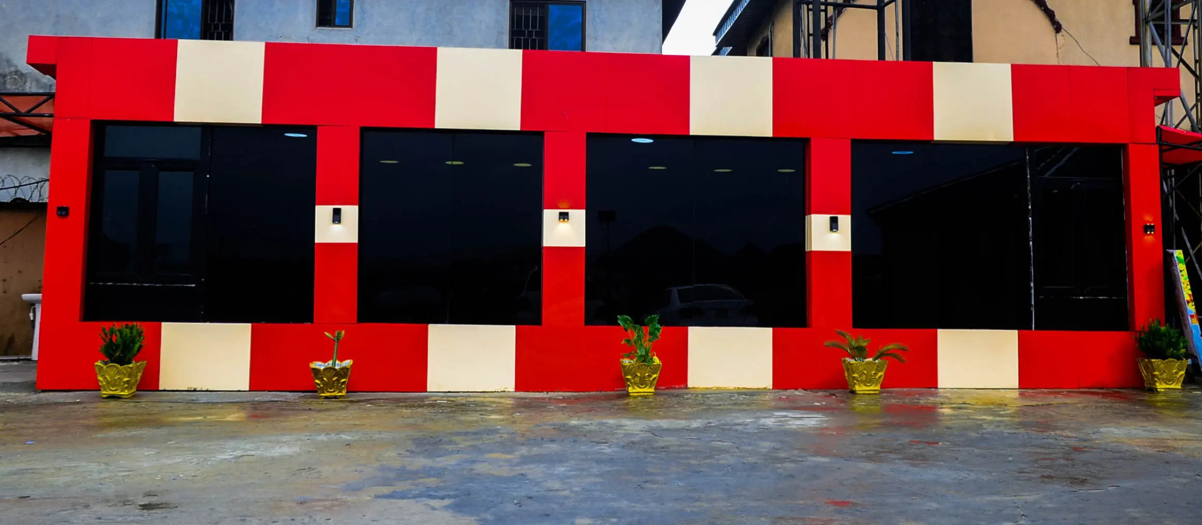 Отель LAKE SIDE HOTEL WARRI