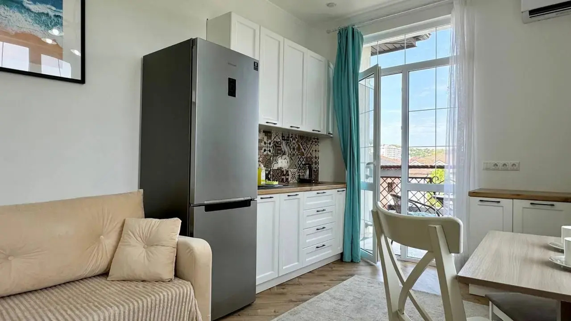 Квартиры с балконами и видом на горы на Мелетяна 5а 2