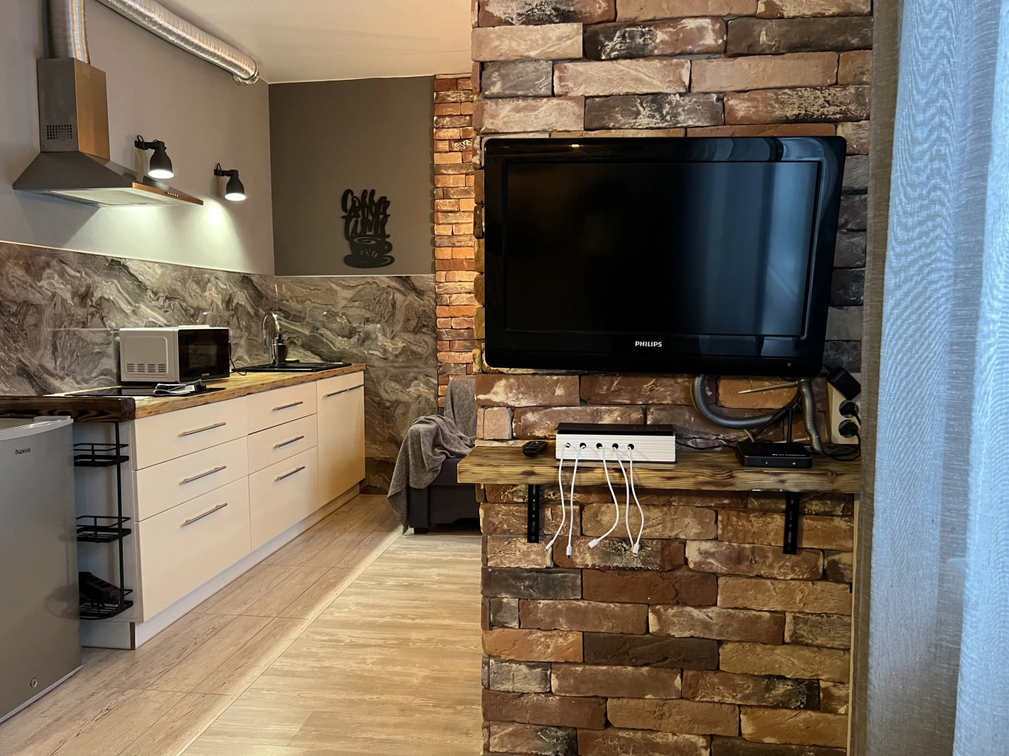 Апартаменты с Часами в Стиле Лофт